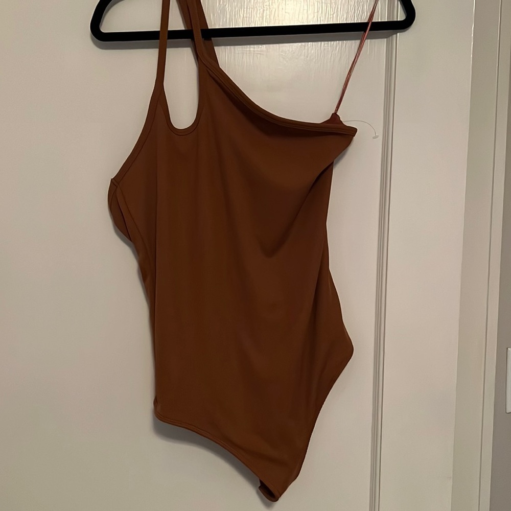 Abercrombie & Fitch double lined brown one-shoulder bodysuit
